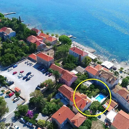 Captain S - Four Bedroom Holiday With Terrace And Swimming Pool أوروبيتش