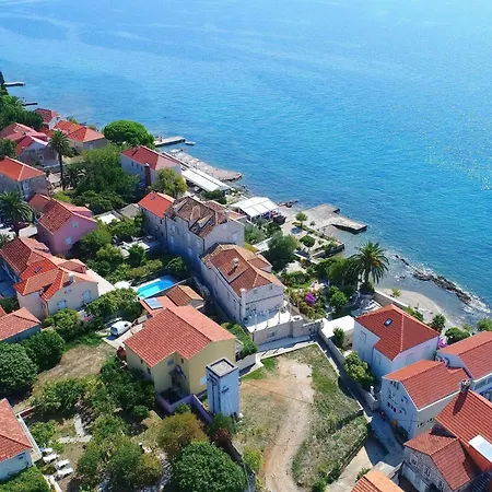 Captain S - Four Bedroom Holiday With Terrace And Swimming Pool فيلة *