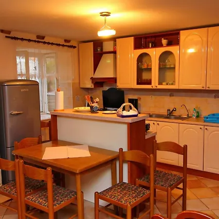 فيلة Captain S - Four Bedroom Holiday With Terrace And Swimming Pool أوروبيتش