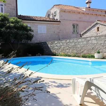 Captain S - Four Bedroom Holiday With Terrace And Swimming Pool أوروبيتش