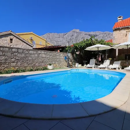 فيلة Captain S - Four Bedroom Holiday With Terrace And Swimming Pool أوروبيتش