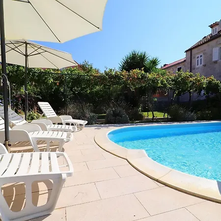 Captain S - Four Bedroom Holiday With Terrace And Swimming Pool * أوروبيتش