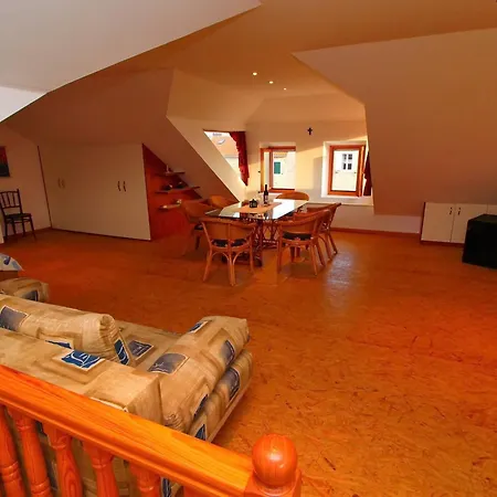 Captain S - Four Bedroom Holiday With Terrace And Swimming Pool فيلة أوروبيتش